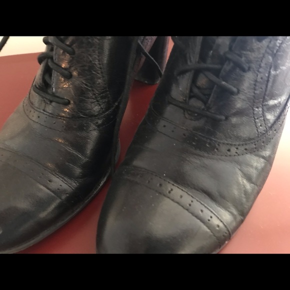 Shoes - Picture 3 of 4